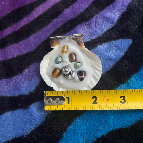 Shell Candle with Assorted Beads - Picture 1 of 2